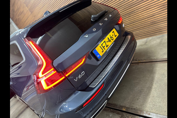 Volvo V60 2.0 T6 Recharge AWD R-Design | Elektr. trekhaak | Pano | 360° Camera |Massage | Stoelventilatie | CarPlay | Adaptive LED
