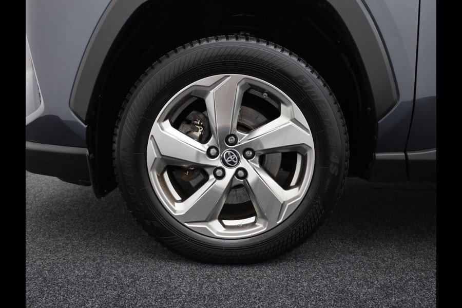 Toyota RAV4 2.5 Hybrid Dynamic | NL Auto | Camera | PDC | Trekhaak | Apple \ Android | Bearlock | Prijs Rijklaar!!