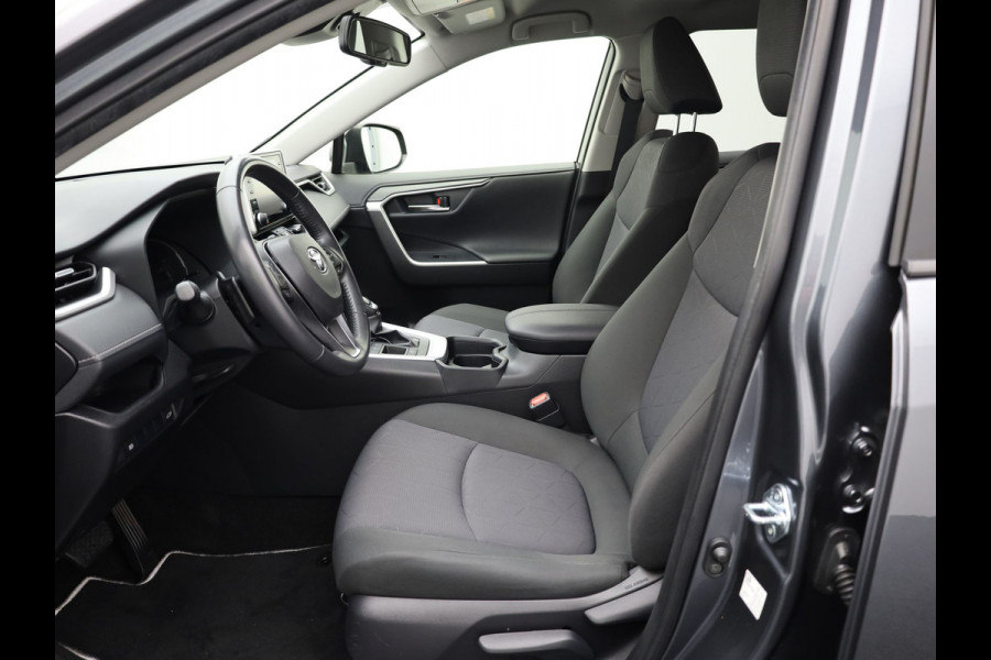 Toyota RAV4 2.5 Hybrid Dynamic | NL Auto | Camera | PDC | Trekhaak | Apple \ Android | Bearlock | Prijs Rijklaar!!