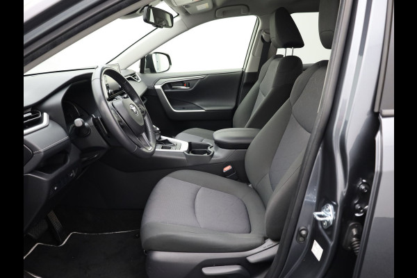 Toyota RAV4 2.5 Hybrid Dynamic | NL Auto | Camera | PDC | Trekhaak | Apple \ Android | Bearlock | Prijs Rijklaar!!