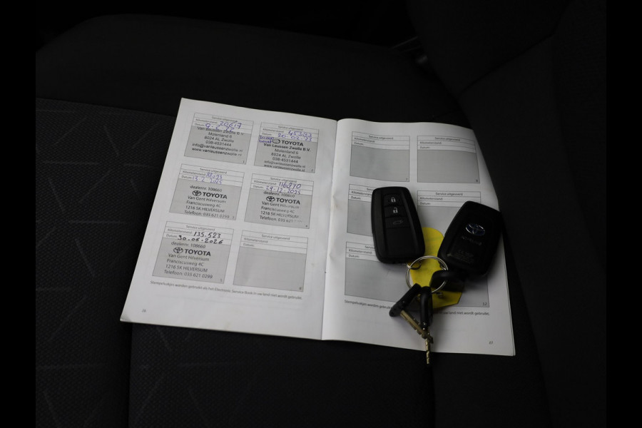 Toyota RAV4 2.5 Hybrid Dynamic | NL Auto | Camera | PDC | Trekhaak | Apple \ Android | Bearlock | Prijs Rijklaar!!