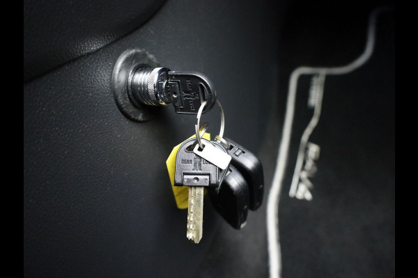 Toyota RAV4 2.5 Hybrid Dynamic | NL Auto | Camera | PDC | Trekhaak | Apple \ Android | Bearlock | Prijs Rijklaar!!