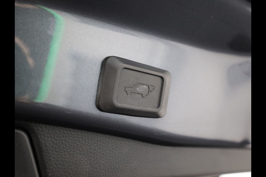 Toyota RAV4 2.5 Hybrid Dynamic | NL Auto | Camera | PDC | Trekhaak | Apple \ Android | Bearlock | Prijs Rijklaar!!