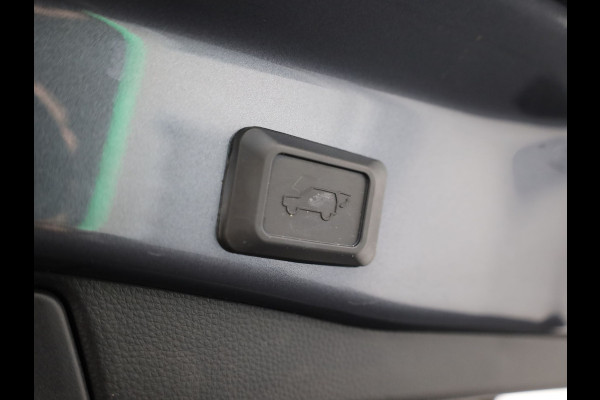Toyota RAV4 2.5 Hybrid Dynamic | NL Auto | Camera | PDC | Trekhaak | Apple \ Android | Bearlock | Prijs Rijklaar!!