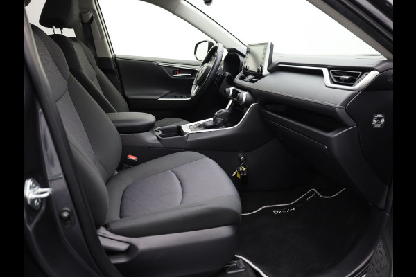Toyota RAV4 2.5 Hybrid Dynamic | NL Auto | Camera | PDC | Trekhaak | Apple \ Android | Bearlock | Prijs Rijklaar!!
