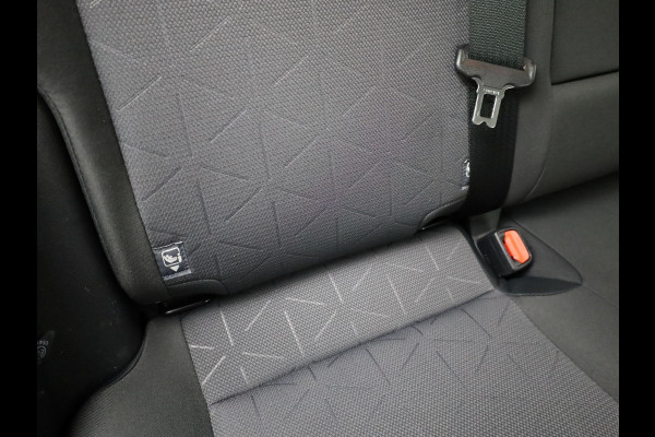 Toyota RAV4 2.5 Hybrid Dynamic | NL Auto | Camera | PDC | Trekhaak | Apple \ Android | Bearlock | Prijs Rijklaar!!