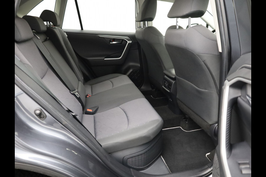 Toyota RAV4 2.5 Hybrid Dynamic | NL Auto | Camera | PDC | Trekhaak | Apple \ Android | Bearlock | Prijs Rijklaar!!