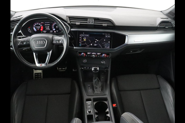 Audi Q3 Sportback 35 TFSI S Edition Camera | Adaptive cruise control | Carplay | Stoelverwarming | Elektrische kofferbak | S-Line |