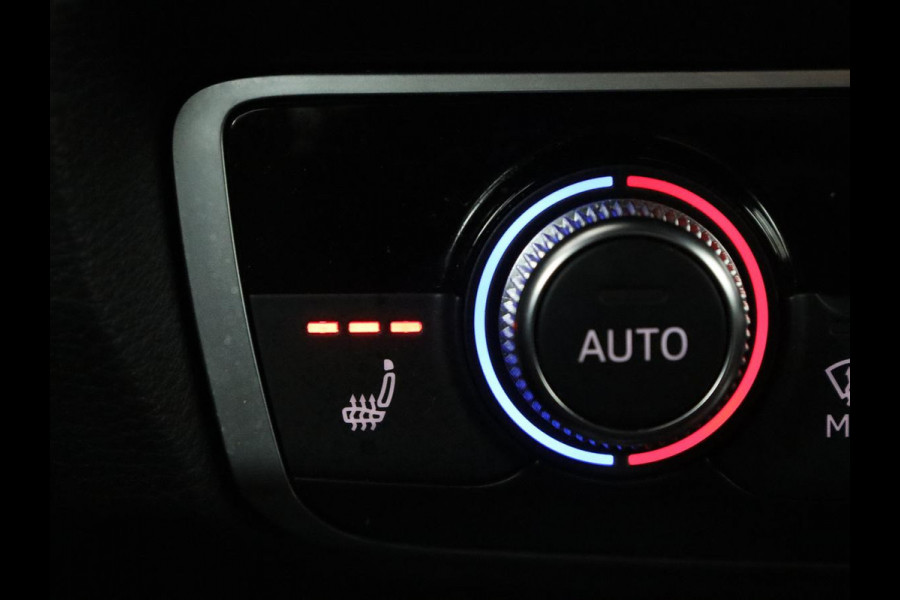 Audi Q3 Sportback 35 TFSI S Edition Camera | Adaptive cruise control | Carplay | Stoelverwarming | Elektrische kofferbak | S-Line |