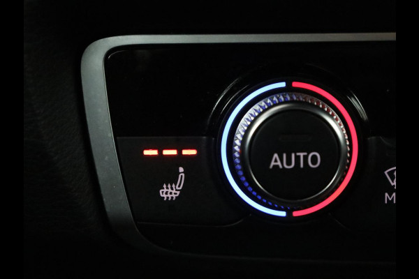 Audi Q3 Sportback 35 TFSI S Edition Camera | Adaptive cruise control | Carplay | Stoelverwarming | Elektrische kofferbak | S-Line |