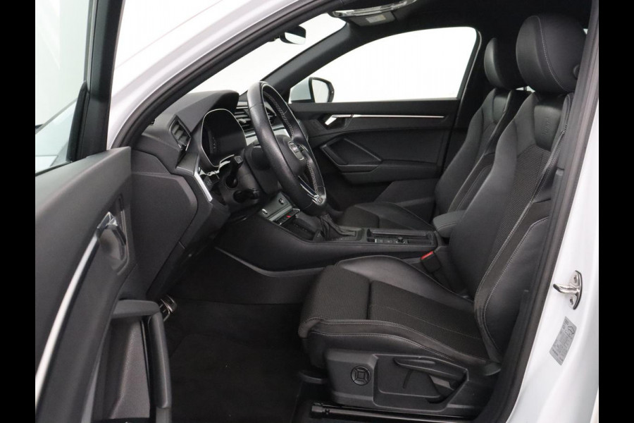 Audi Q3 Sportback 35 TFSI S Edition Camera | Adaptive cruise control | Carplay | Stoelverwarming | Elektrische kofferbak | S-Line |
