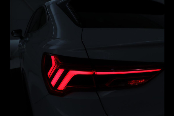 Audi Q3 Sportback 35 TFSI S Edition Camera | Adaptive cruise control | Carplay | Stoelverwarming | Elektrische kofferbak | S-Line |