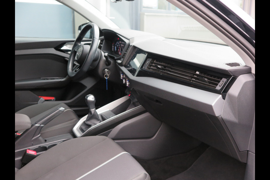 Audi A1 Sportback 25 TFSI Advanced edition Led , Stoelverwaming, Cruise , Climate control , Soundsysteem, PDC achter,etc. Navigatie via carplay.