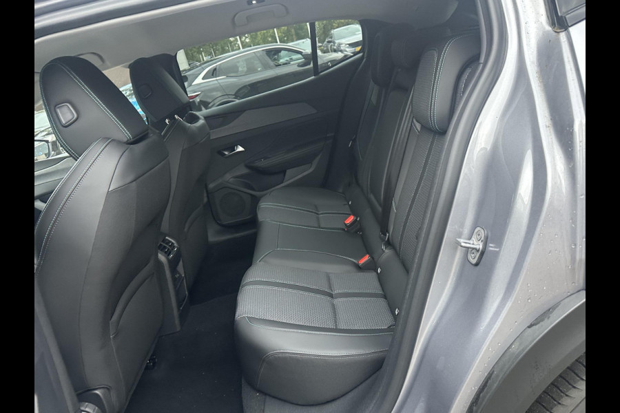 Peugeot e-408 Allure 58 kWh SOH 99% | NIEUWE AUTO | ACHTERUITRIJCAMERA | KEYLESS | STOEL + STUURVERWARMING | ADAP. CRUISE | APPLE CARPLAY | RIJKLAAR INCL. 12 MND BOVAG GARANTIE |