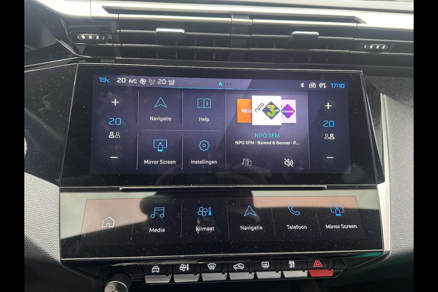 Peugeot e-408 Allure 58 kWh SOH 99% | NIEUWE AUTO | ACHTERUITRIJCAMERA | KEYLESS | STOEL + STUURVERWARMING | ADAP. CRUISE | APPLE CARPLAY | RIJKLAAR INCL. 12 MND BOVAG GARANTIE |