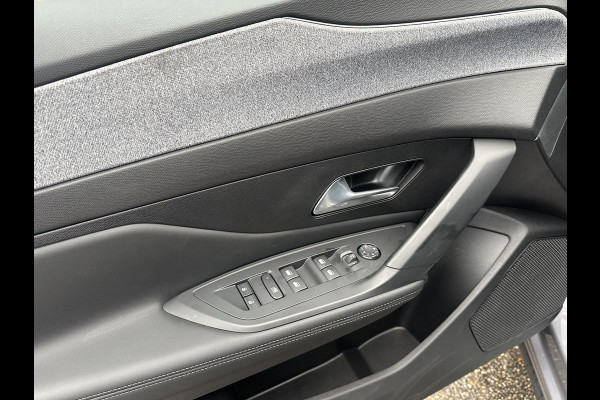 Peugeot e-408 Allure 58 kWh SOH 99% | NIEUWE AUTO | ACHTERUITRIJCAMERA | KEYLESS | STOEL + STUURVERWARMING | ADAP. CRUISE | APPLE CARPLAY | RIJKLAAR INCL. 12 MND BOVAG GARANTIE |