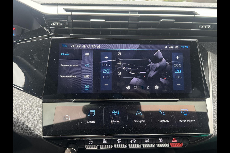 Peugeot e-408 Allure 58 kWh SOH 99% | NIEUWE AUTO | ACHTERUITRIJCAMERA | KEYLESS | STOEL + STUURVERWARMING | ADAP. CRUISE | APPLE CARPLAY | RIJKLAAR INCL. 12 MND BOVAG GARANTIE |
