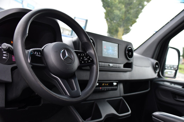Mercedes-Benz Sprinter 314 2.2 CDI L2H2 RWD Black Edition Camera, Carplay, Sensoren, 143pk, Automaat, Trekhaak, 7'' Mbux, Uniek!