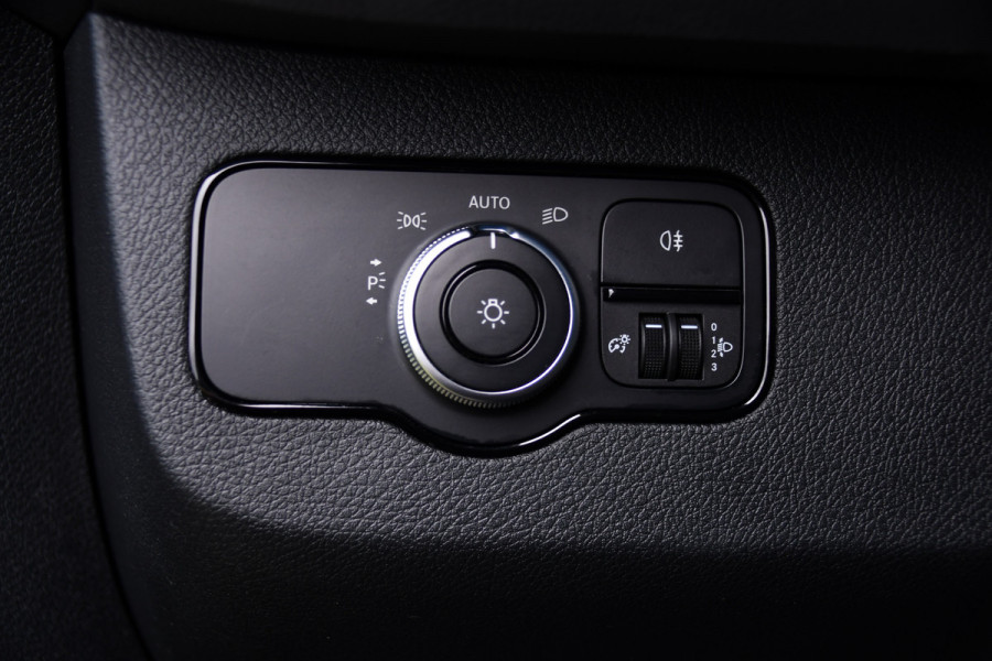 Mercedes-Benz Sprinter 314 2.2 CDI L2H2 RWD Black Edition Camera, Carplay, Sensoren, 143pk, Automaat, Trekhaak, 7'' Mbux, Uniek!
