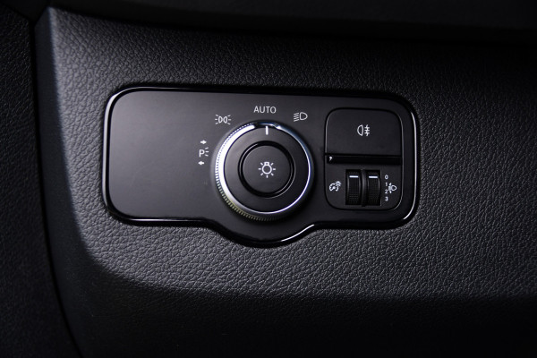 Mercedes-Benz Sprinter 314 2.2 CDI L2H2 RWD Black Edition Camera, Carplay, Sensoren, 143pk, Automaat, Trekhaak, 7'' Mbux, Uniek!