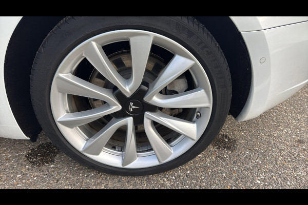 Tesla Model 3 Long Range AWD 75 kWh NIEUW ACCU PAKKET FACTUUR AANWEZIG !!!!