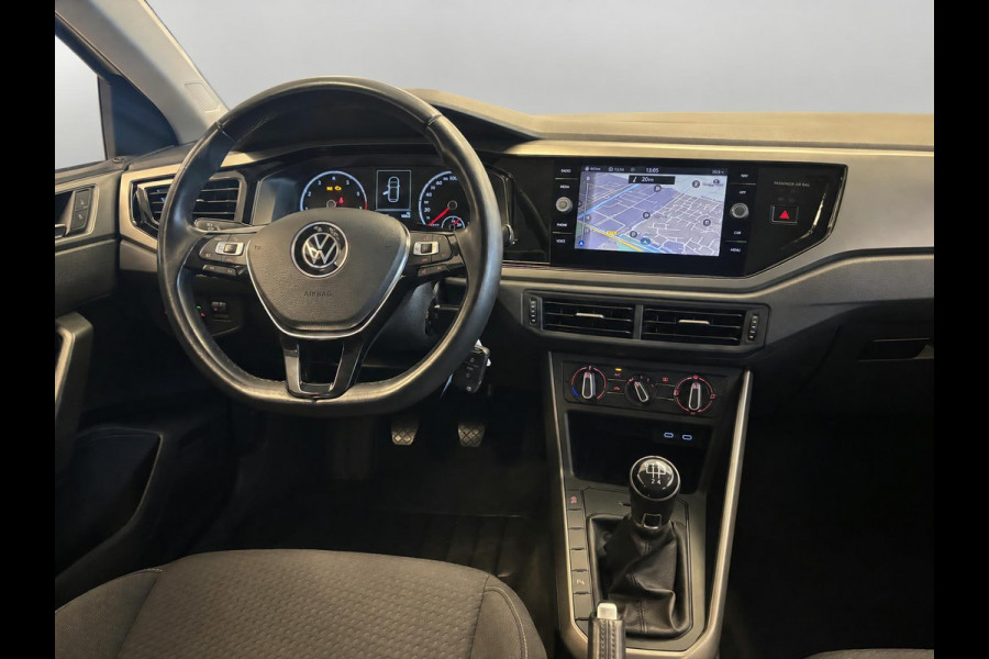 Volkswagen Polo 1.0 TSI COMFORTLINE NAVIGATIE GARANTIE 2031* PDC VOOR EN ACHTER . DRAADLOOS TELEFOONOPLADER .