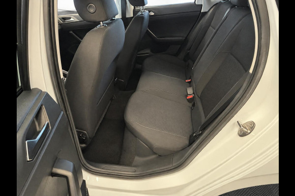 Volkswagen Polo 1.0 TSI COMFORTLINE NAVIGATIE GARANTIE 2031* PDC VOOR EN ACHTER . DRAADLOOS TELEFOONOPLADER .