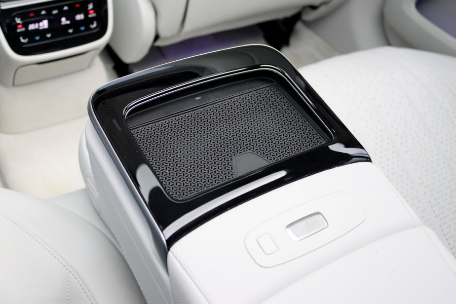 Mercedes-Benz EQS 450+ AMG Line 108 kWh | Luchtvering | Hyperscreen | Achterasbesturing | Distronic | Panoramadak | Elek. Achterstoelen | Camera | Keyless Go |