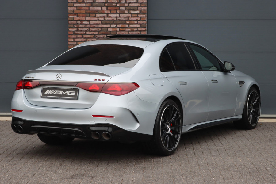 Mercedes-Benz E-Klasse AMG 53 4MATIC+ | 612pk | AMG Dynamic Plus | Achterasbesturing | Hyperscreen | Distronic+ | HUD | Burmester | Digital Light | Panoramadak | Surround Camera |