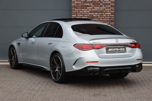 Mercedes-Benz E-Klasse AMG 53 4MATIC+ | 612pk | AMG Dynamic Plus | Achterasbesturing | Hyperscreen | Distronic+ | HUD | Burmester | Digital Light | Panoramadak | Surround Camera |