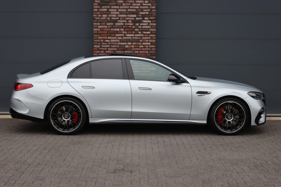 Mercedes-Benz E-Klasse AMG 53 4MATIC+ | 612pk | AMG Dynamic Plus | Achterasbesturing | Hyperscreen | Distronic+ | HUD | Burmester | Digital Light | Panoramadak | Surround Camera |