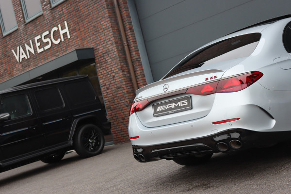 Mercedes-Benz E-Klasse AMG 53 4MATIC+ | 612pk | AMG Dynamic Plus | Achterasbesturing | Hyperscreen | Distronic+ | HUD | Burmester | Digital Light | Panoramadak | Surround Camera |
