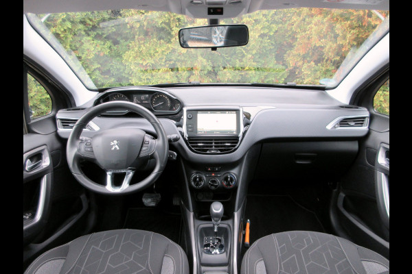 Peugeot 2008 1.2 PureTech Automaat * Navi * Pano * Trekhaak *