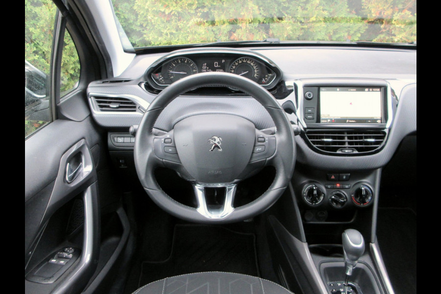 Peugeot 2008 1.2 PureTech Automaat * Navi * Pano * Trekhaak *