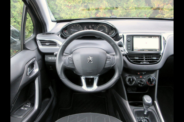 Peugeot 2008 1.2 PureTech Automaat * Navi * Pano * Trekhaak *