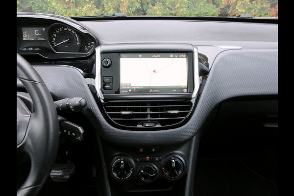 Peugeot 2008 1.2 PureTech Automaat * Navi * Pano * Trekhaak *