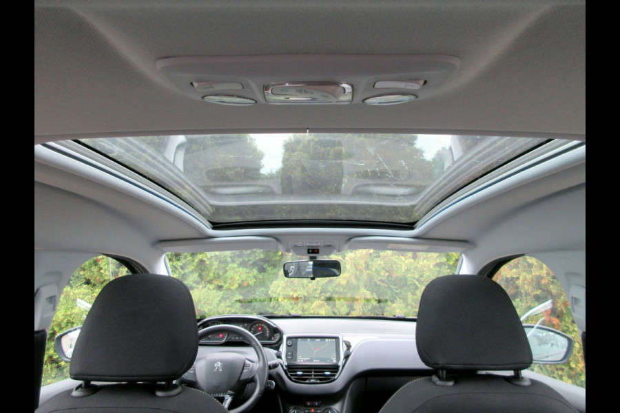Peugeot 2008 1.2 PureTech Automaat * Navi * Pano * Trekhaak *