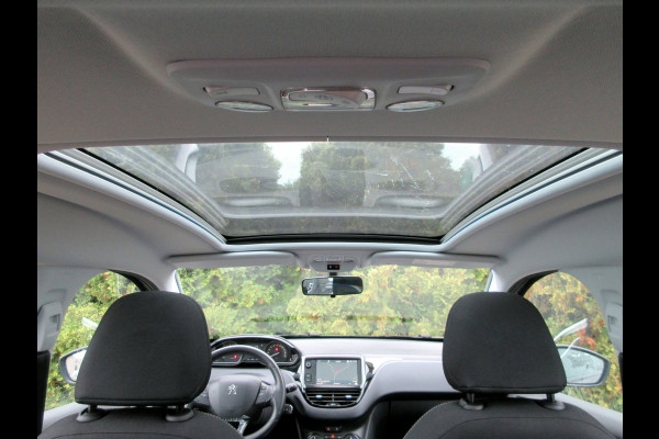 Peugeot 2008 1.2 PureTech Automaat * Navi * Pano * Trekhaak *