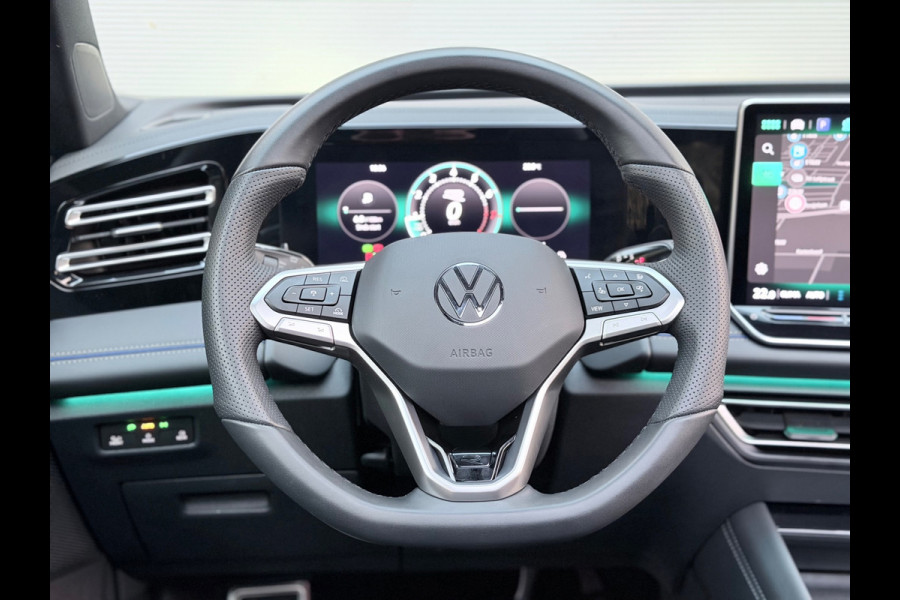 Volkswagen Tiguan 1.5 eTSI R-Line Pano/360/Leer/Dodehoek