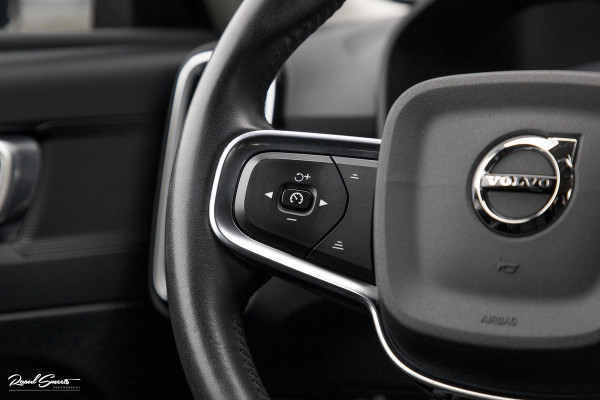 Volvo XC40 1.5 T4 Recharge R-Design | Zwenkbare trekhaak | Blis | Crystal White | Apple carplay |