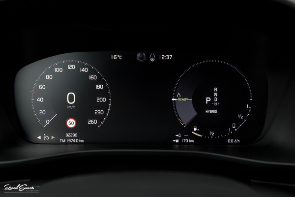 Volvo XC40 1.5 T4 Recharge R-Design | Zwenkbare trekhaak | Blis | Crystal White | Apple carplay |