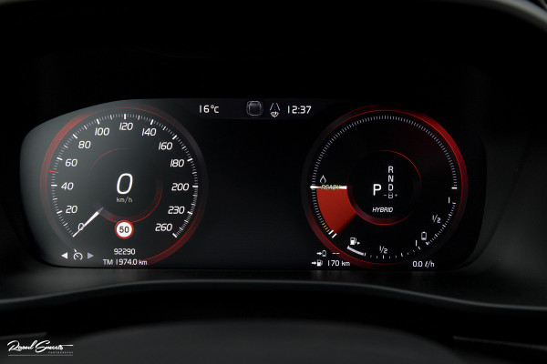 Volvo XC40 1.5 T4 Recharge R-Design | Zwenkbare trekhaak | Blis | Crystal White | Apple carplay |
