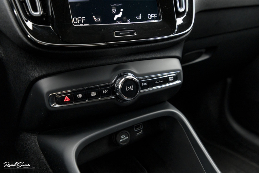 Volvo XC40 1.5 T4 Recharge R-Design | Zwenkbare trekhaak | Blis | Crystal White | Apple carplay |