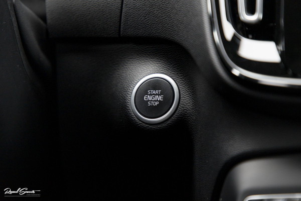 Volvo XC40 1.5 T4 Recharge R-Design | Zwenkbare trekhaak | Blis | Crystal White | Apple carplay |