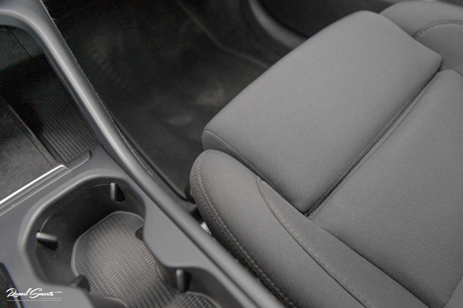 Volvo XC40 1.5 T4 Recharge R-Design | Zwenkbare trekhaak | Blis | Crystal White | Apple carplay |