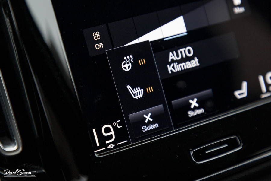 Volvo XC40 1.5 T4 Recharge R-Design | Zwenkbare trekhaak | Blis | Crystal White | Apple carplay |