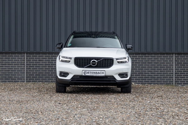 Volvo XC40 1.5 T4 Recharge R-Design | Zwenkbare trekhaak | Blis | Crystal White | Apple carplay |