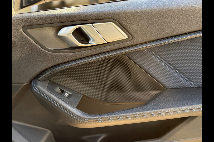 BMW 1-serie 118i Executive Edition 2020 AUT NAVI NAP 1e Eig!