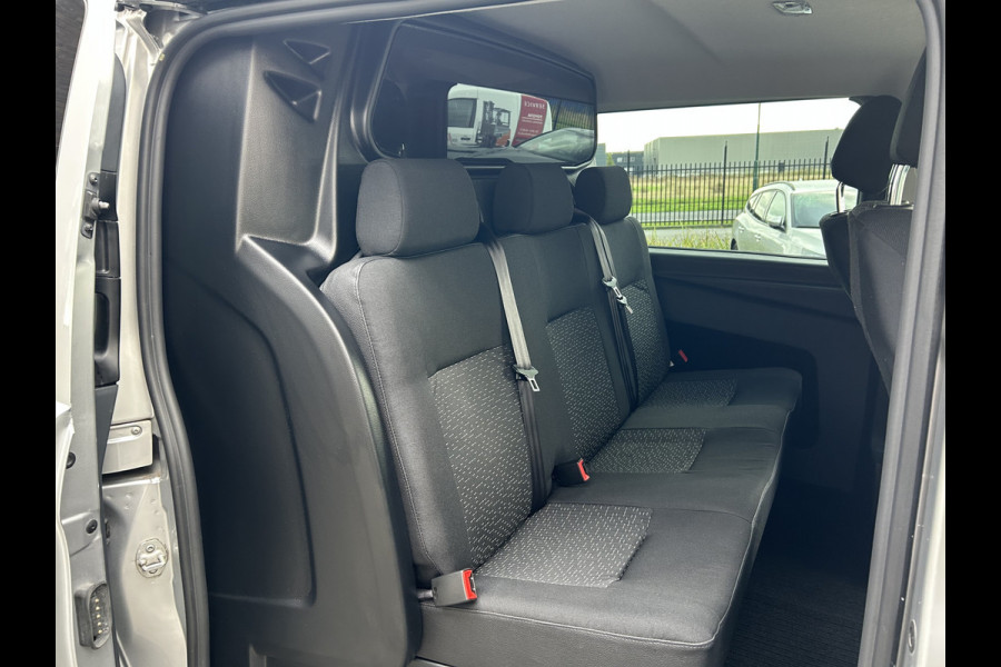 Mercedes-Benz Vito 116 CDI Lang / Dubbele cabine / Automaat / Distronic / Camera / Parkeersensoren / Navigatie / Airco