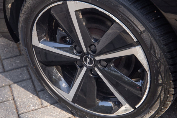 Opel Astra Sports Tourer 1.6 Hybrid Elegance